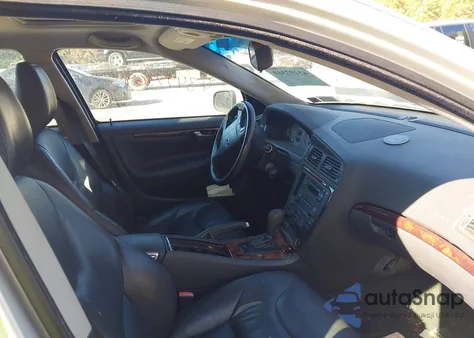 2007 Volvo V70 2.5T z USA, uszkodzony, nr VIN YV1SW592772660991